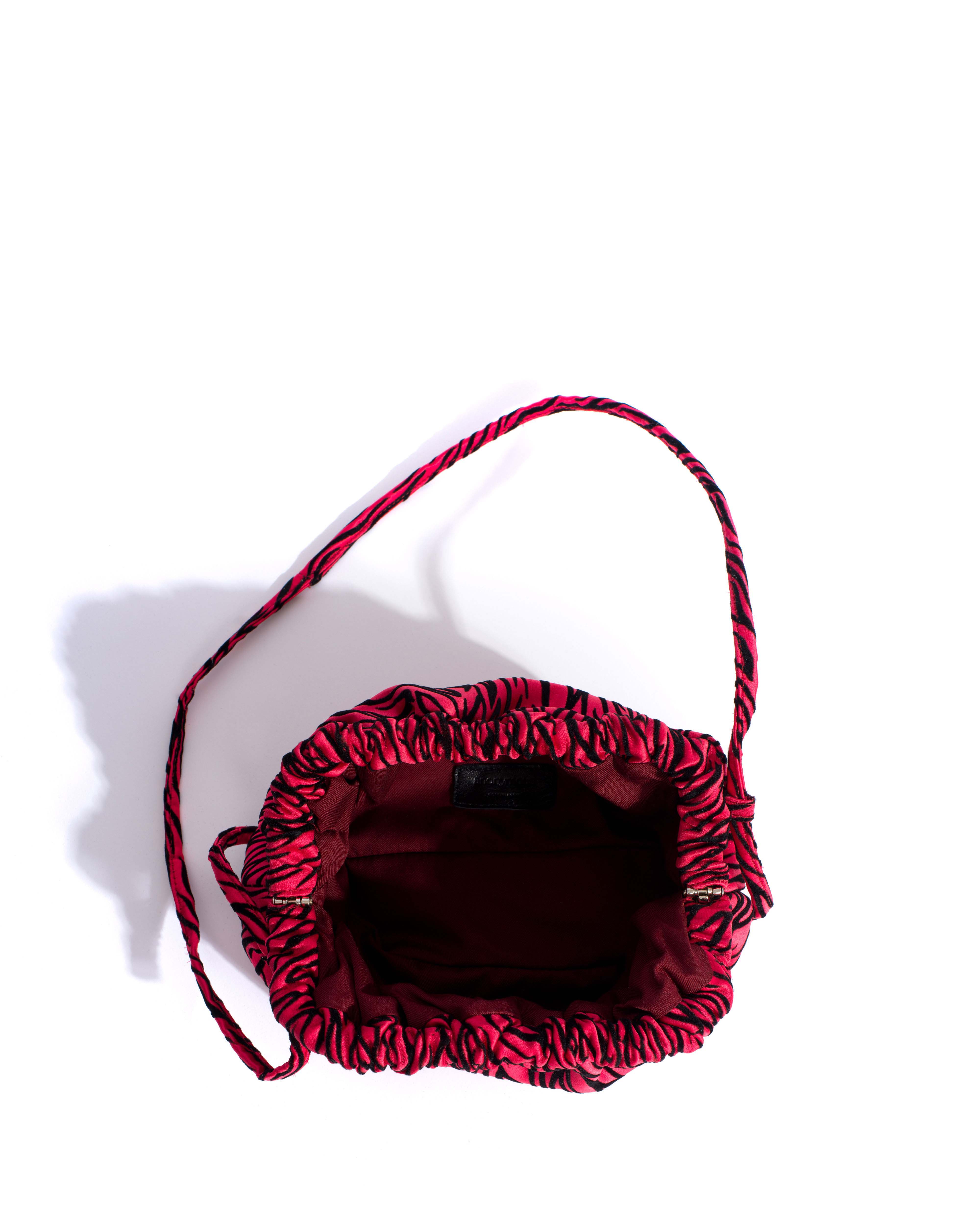 Hally petite cloud bag Satin velvet zebra Rouge red - Image 3