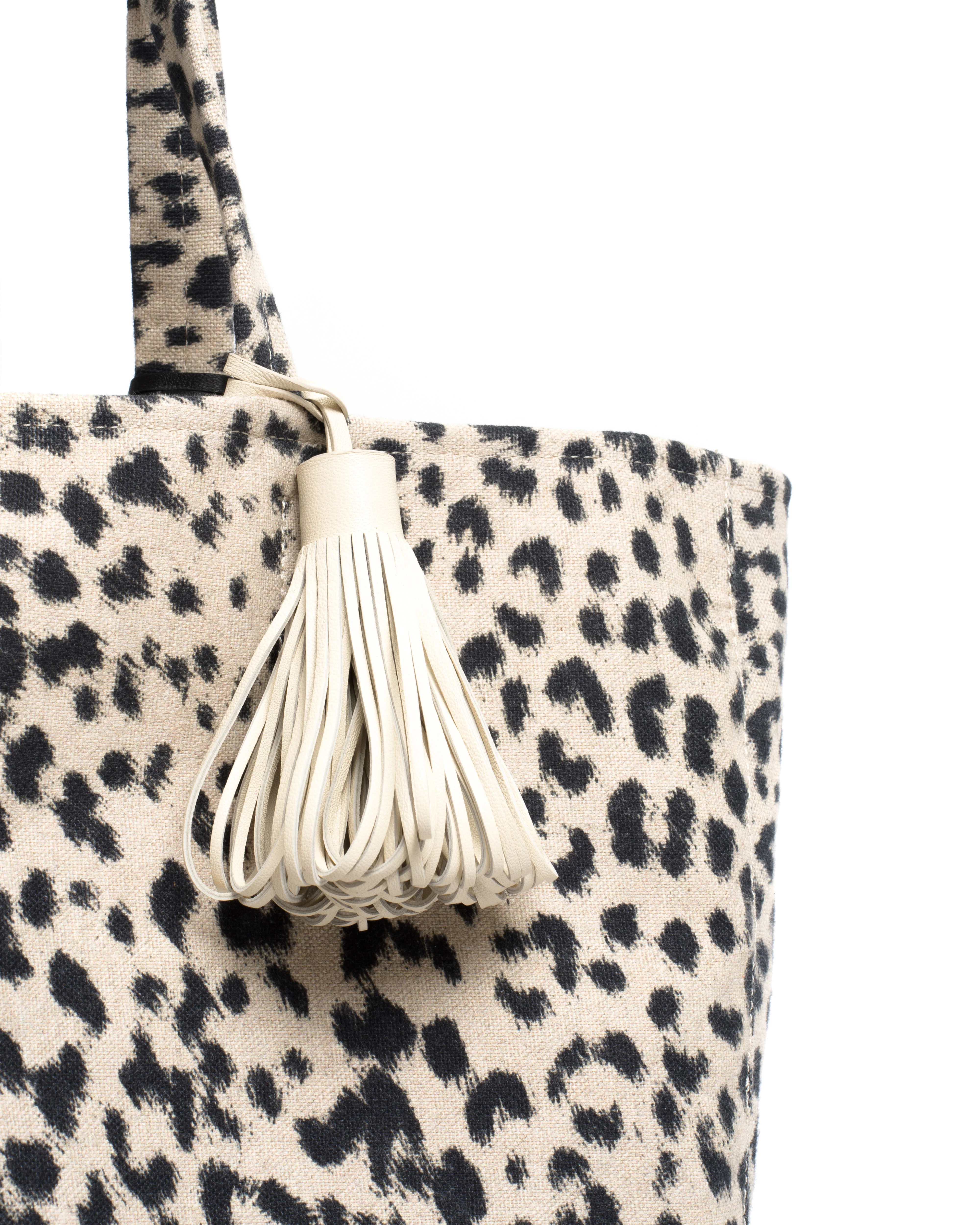 Katty fringe keyring Silky lamb White sand - Image 4