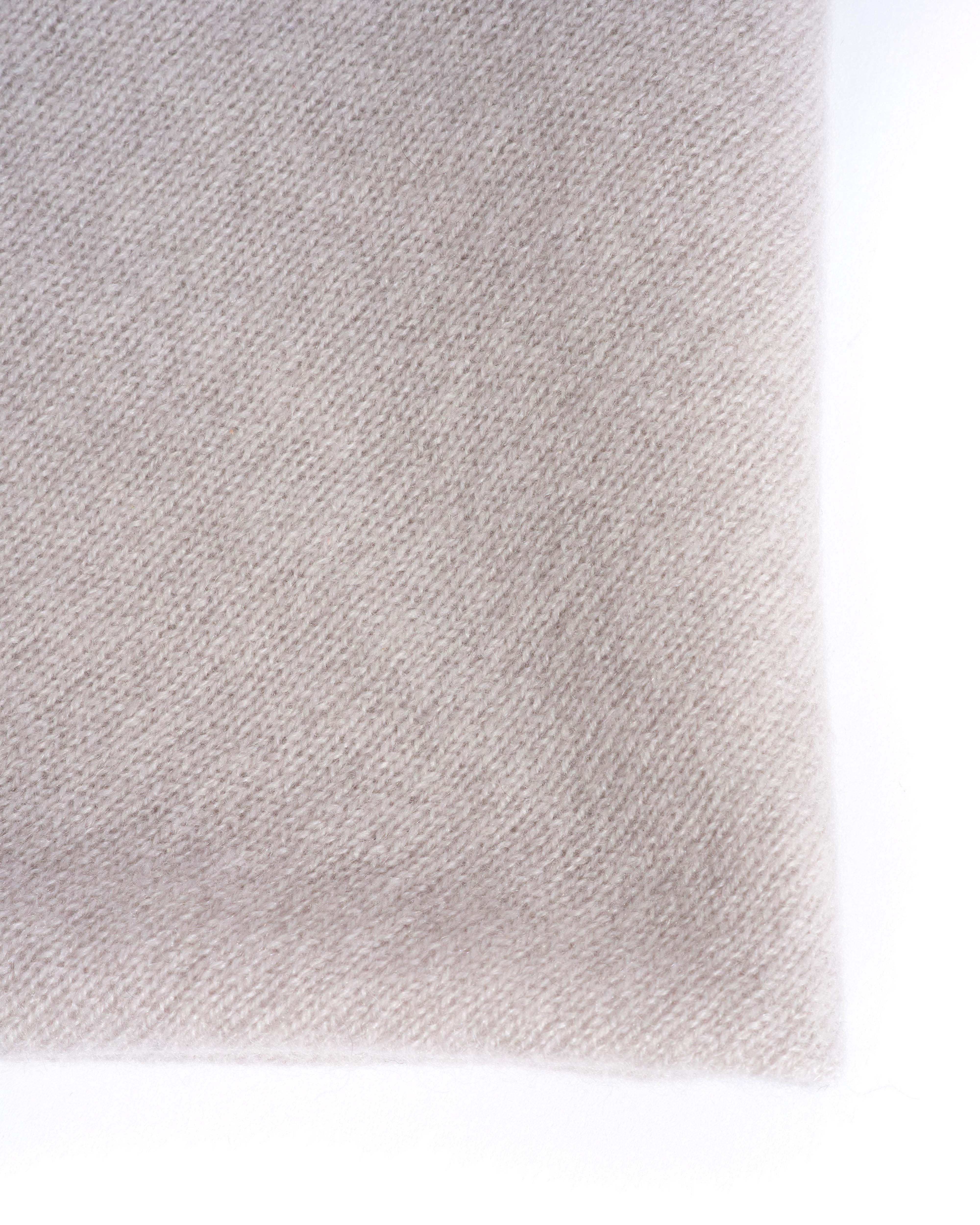 Mira cashmere square scarf 100% cashmere Ivory - Image 4