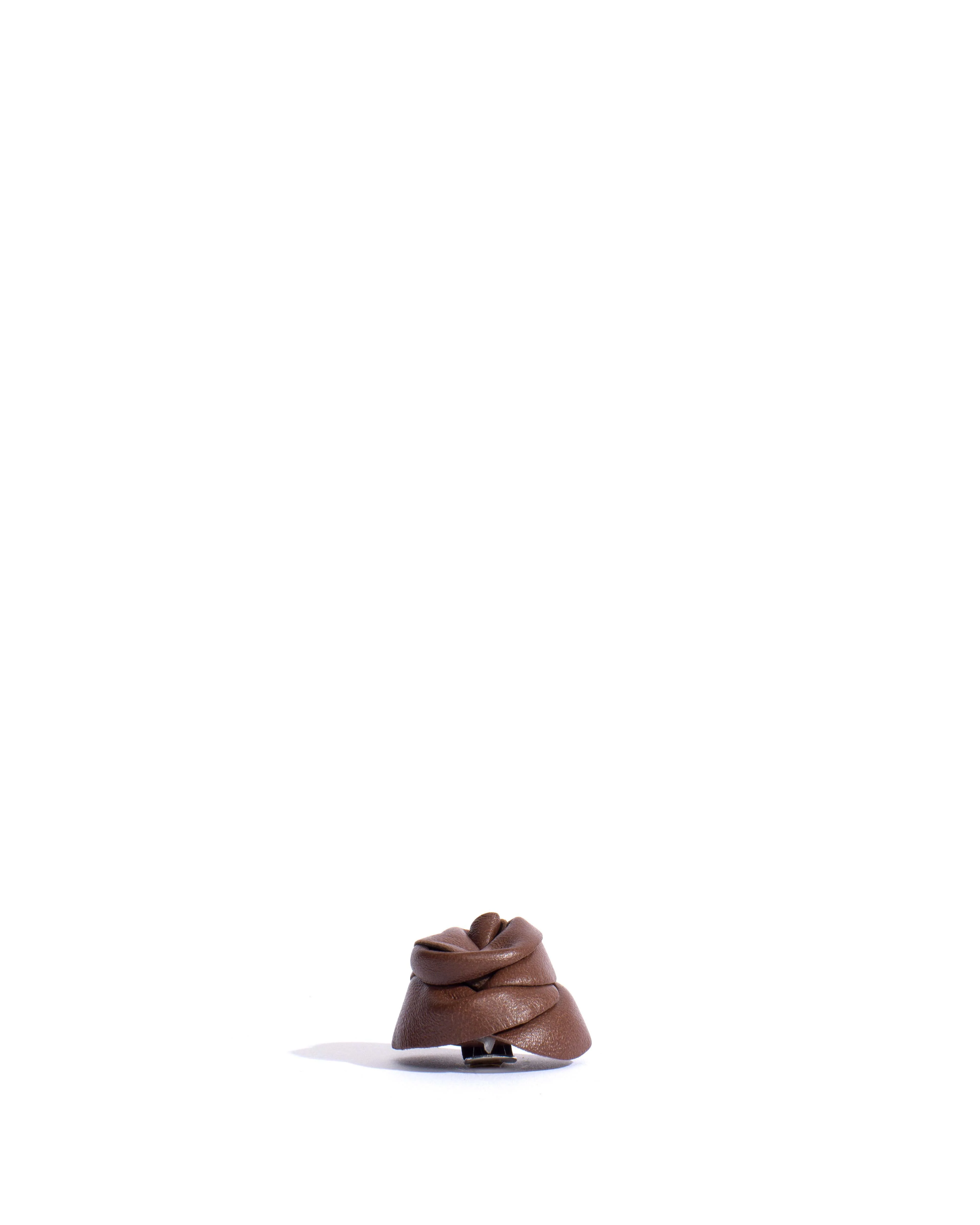 Rose shoe clip Shiny lamb Chocolate - Image 2