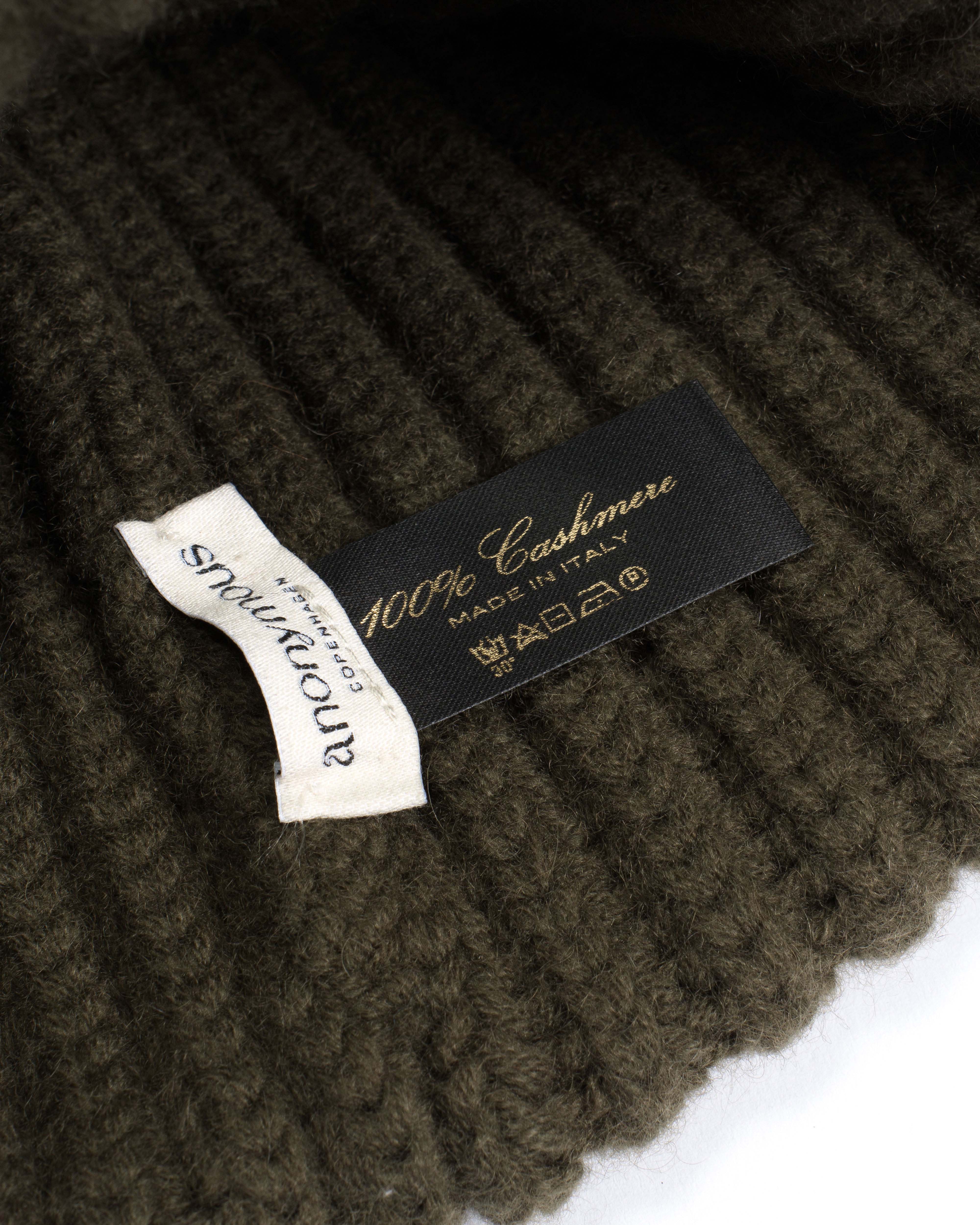 Sandra beanie 100% cashmere Olive green - Image 4