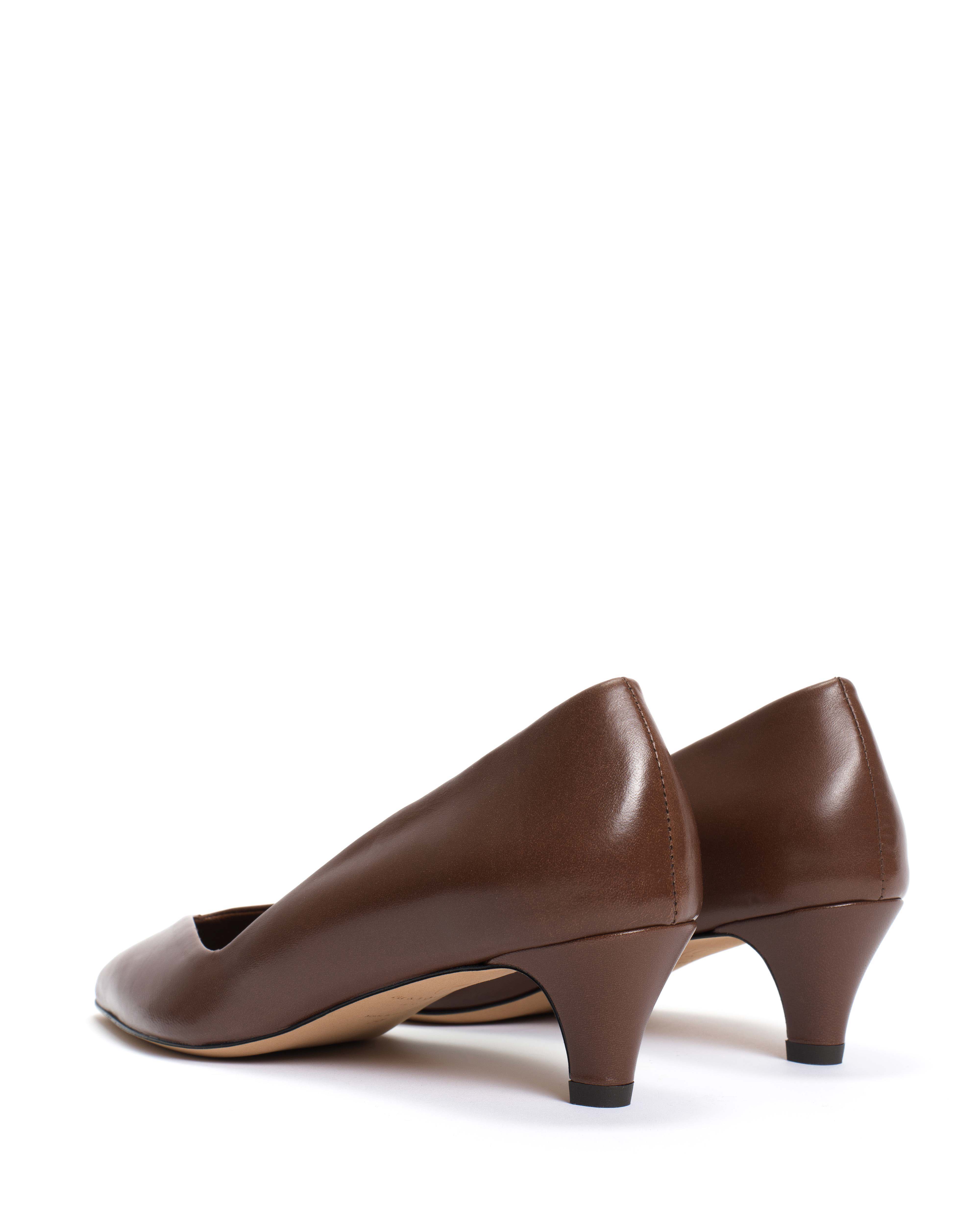 Trini 40 stiletto Shiny lamb Chocolate - Image 4