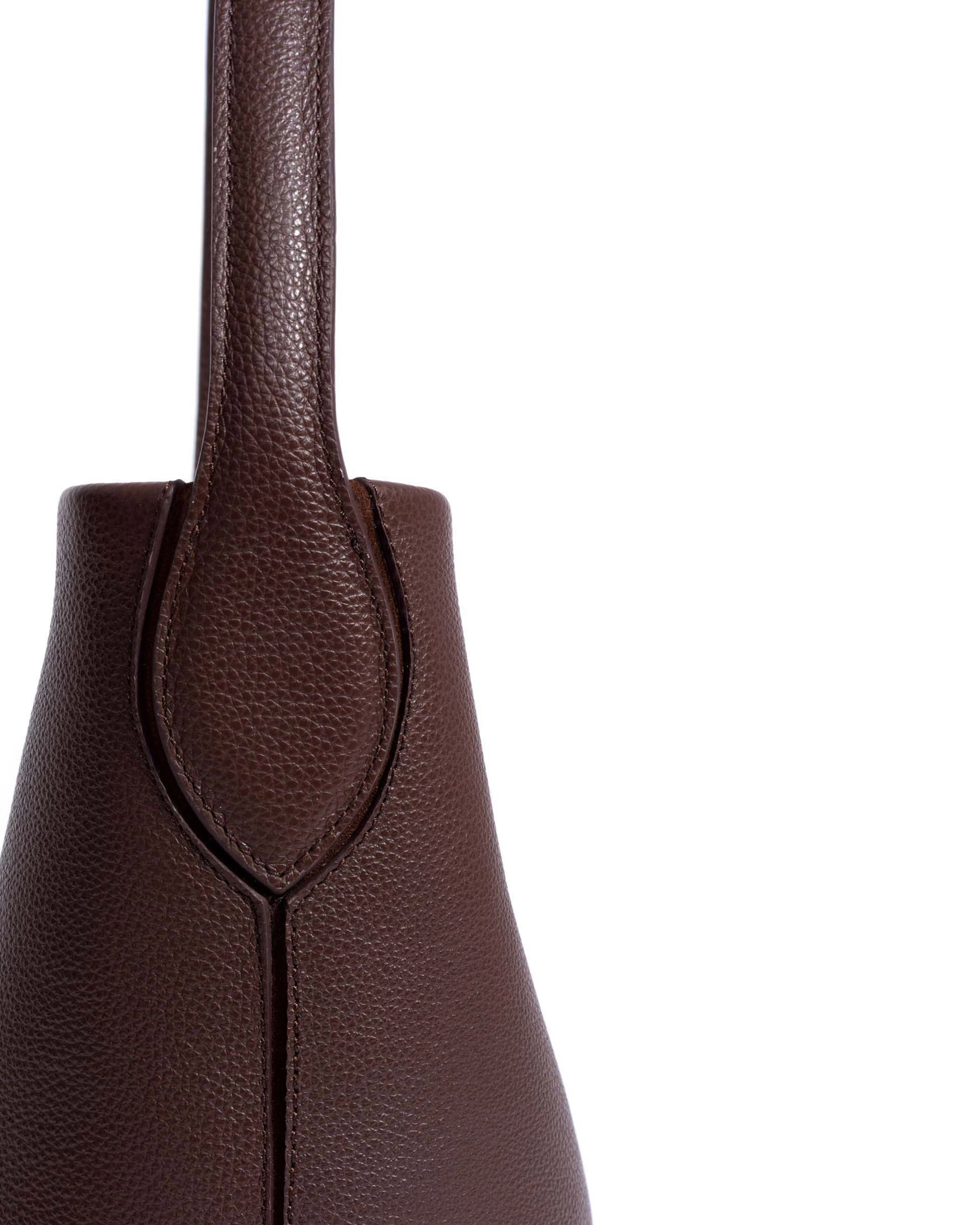 Versa slouchy petite bag Pebbled soft calf Chocolate - Image 5