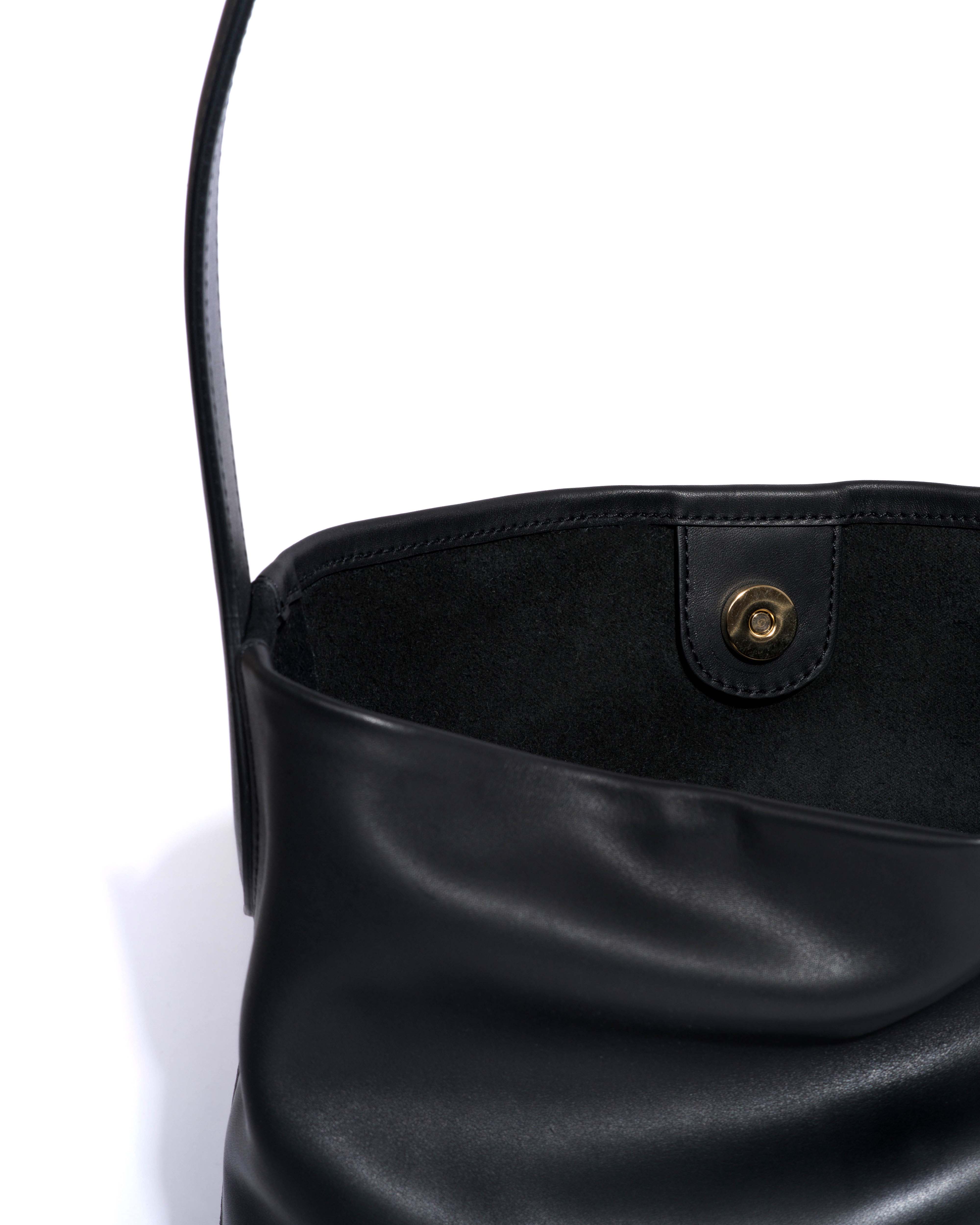 Versa slouchy petite bag Soft calf Black - Image 3